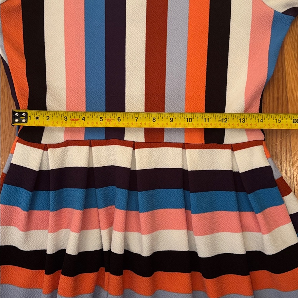 LuLaRoe Amelia striped dress in crepe material with pockets - Picture 14 of 16